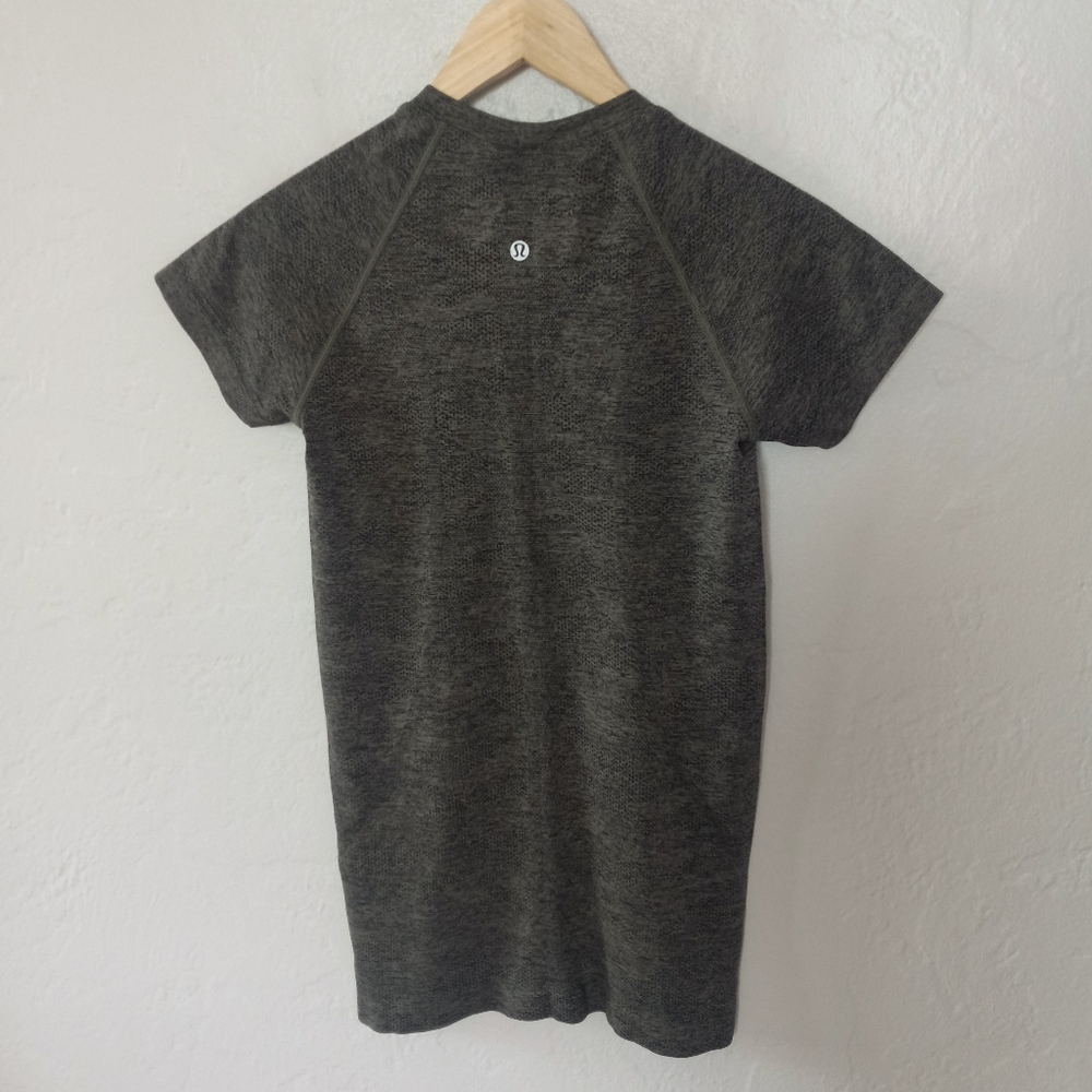 Lululemon Swiftly Short Sleeve 2.0 Crew Variegated Mesh Camo Black/ Grey Sage 6 - Picture 8 of 15